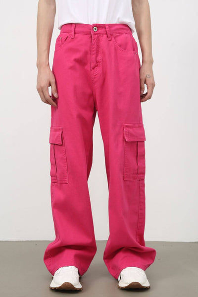 Men’s loose fit jeans with side cargo pockets