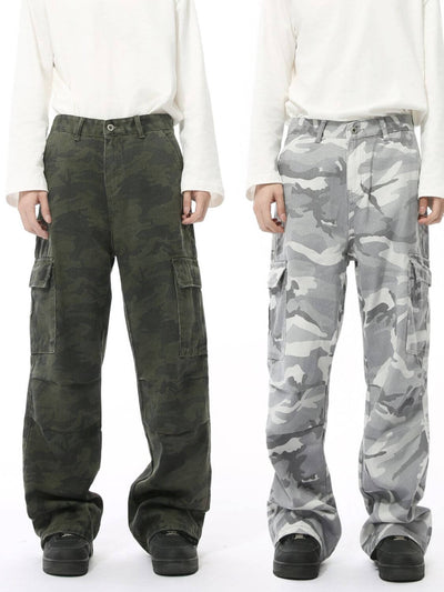 Camouflage cargo jeans with side pockets